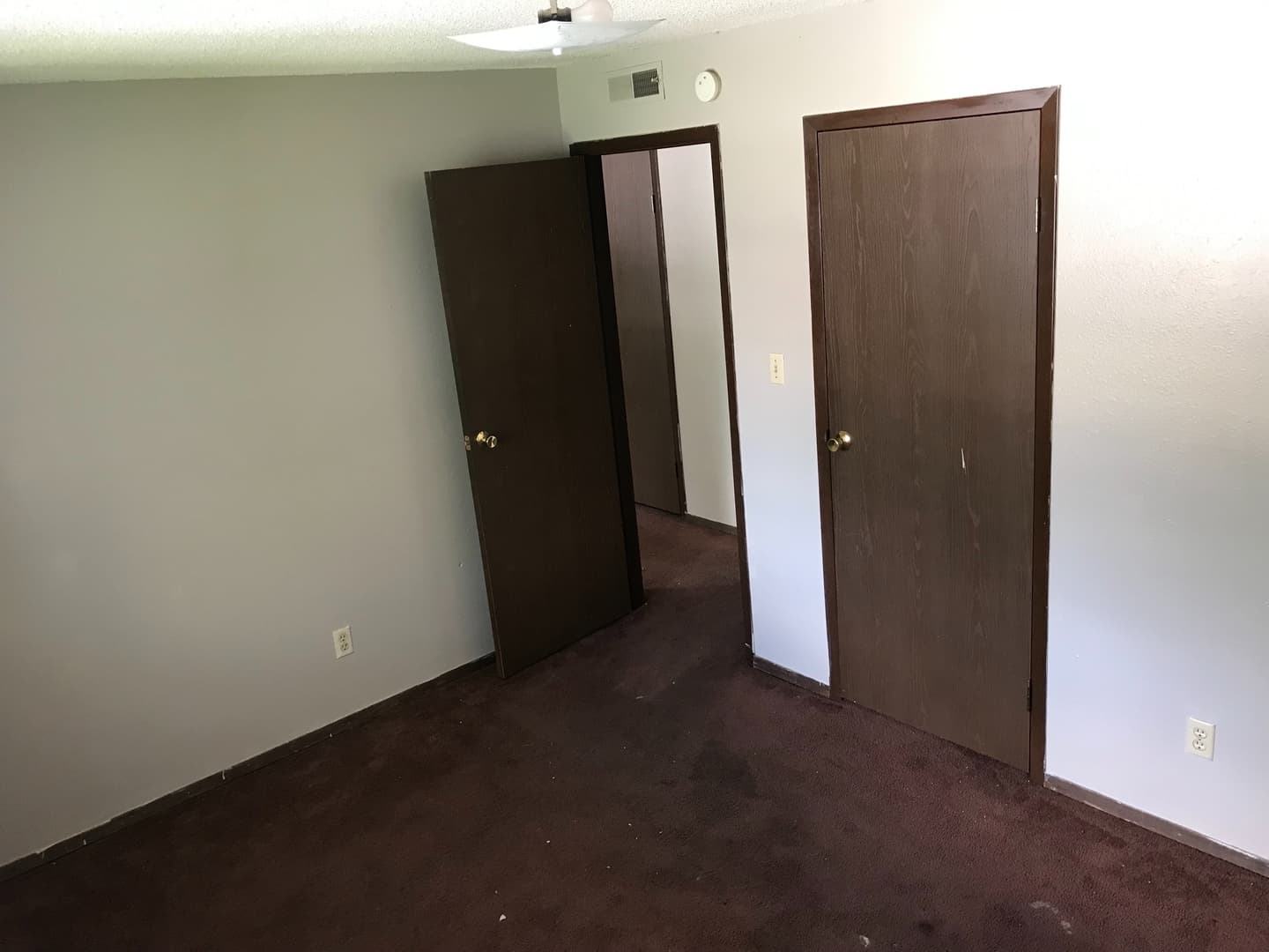 Columbia Apartment: 240 Apple Tree Ct
