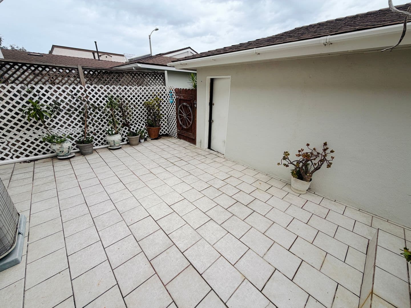 Huntington Beach Townhome: 8122 Deerfield Dr