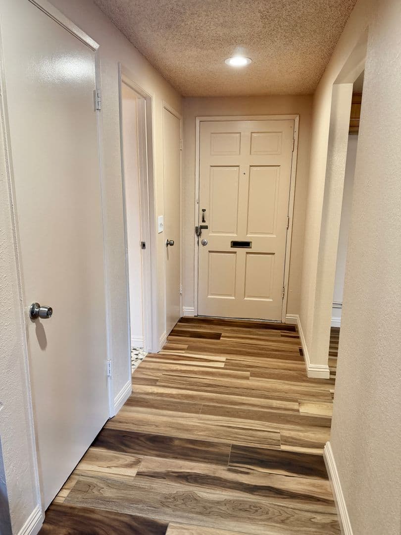 Huntington Beach Townhome: 8122 Deerfield Dr
