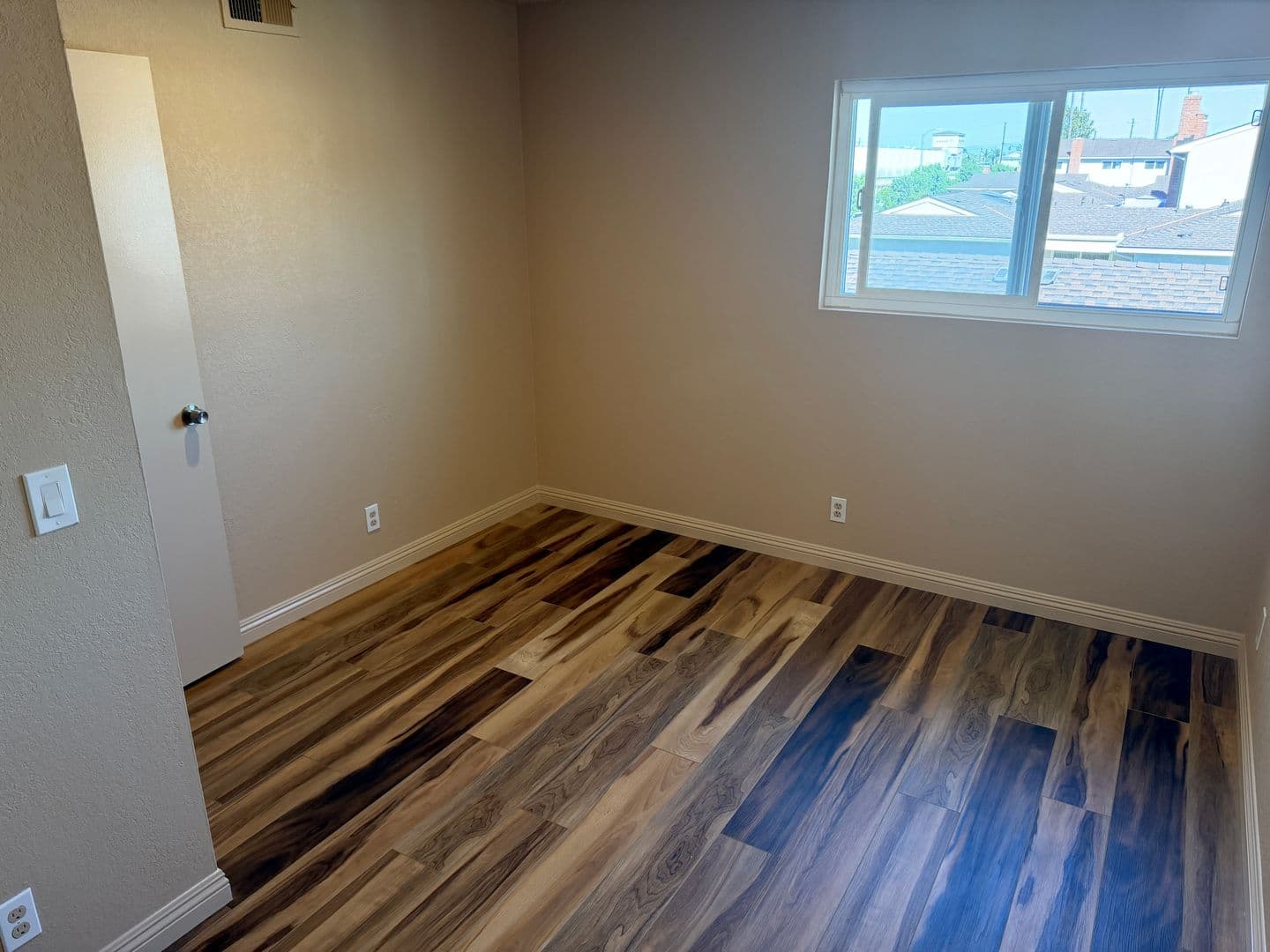 Huntington Beach Townhome: 8122 Deerfield Dr