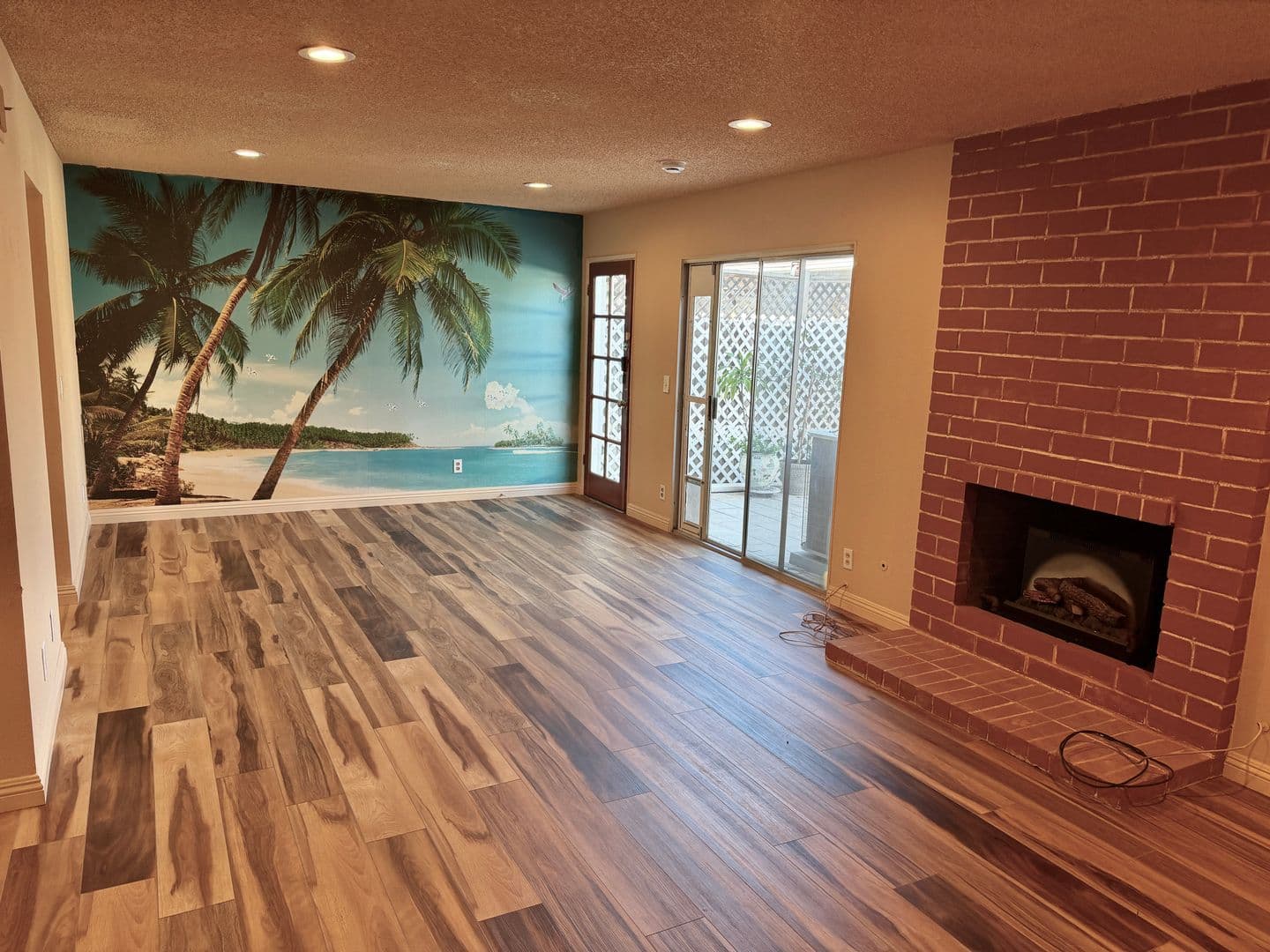 Huntington Beach Townhome: 8122 Deerfield Dr