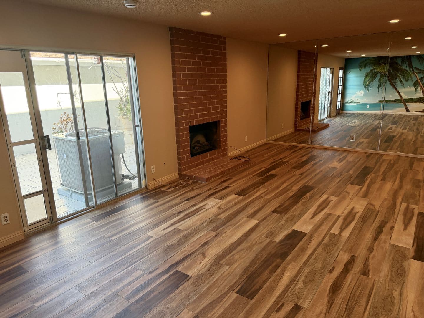 Huntington Beach Townhome: 8122 Deerfield Dr