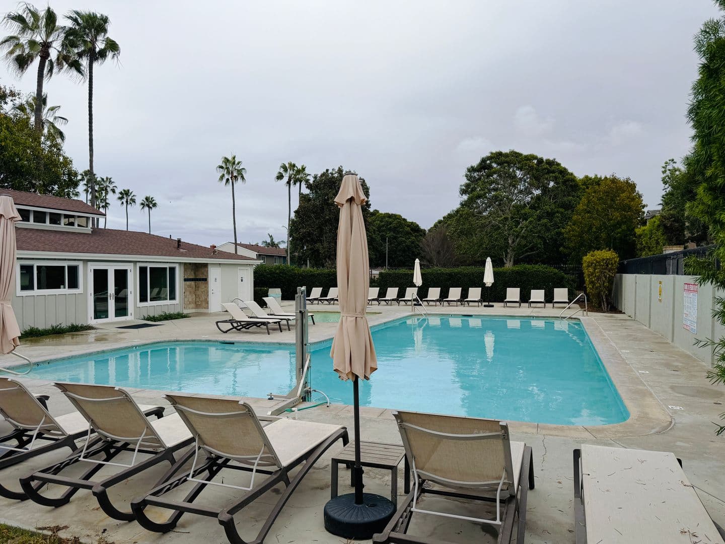 Huntington Beach Townhome: 8122 Deerfield Dr