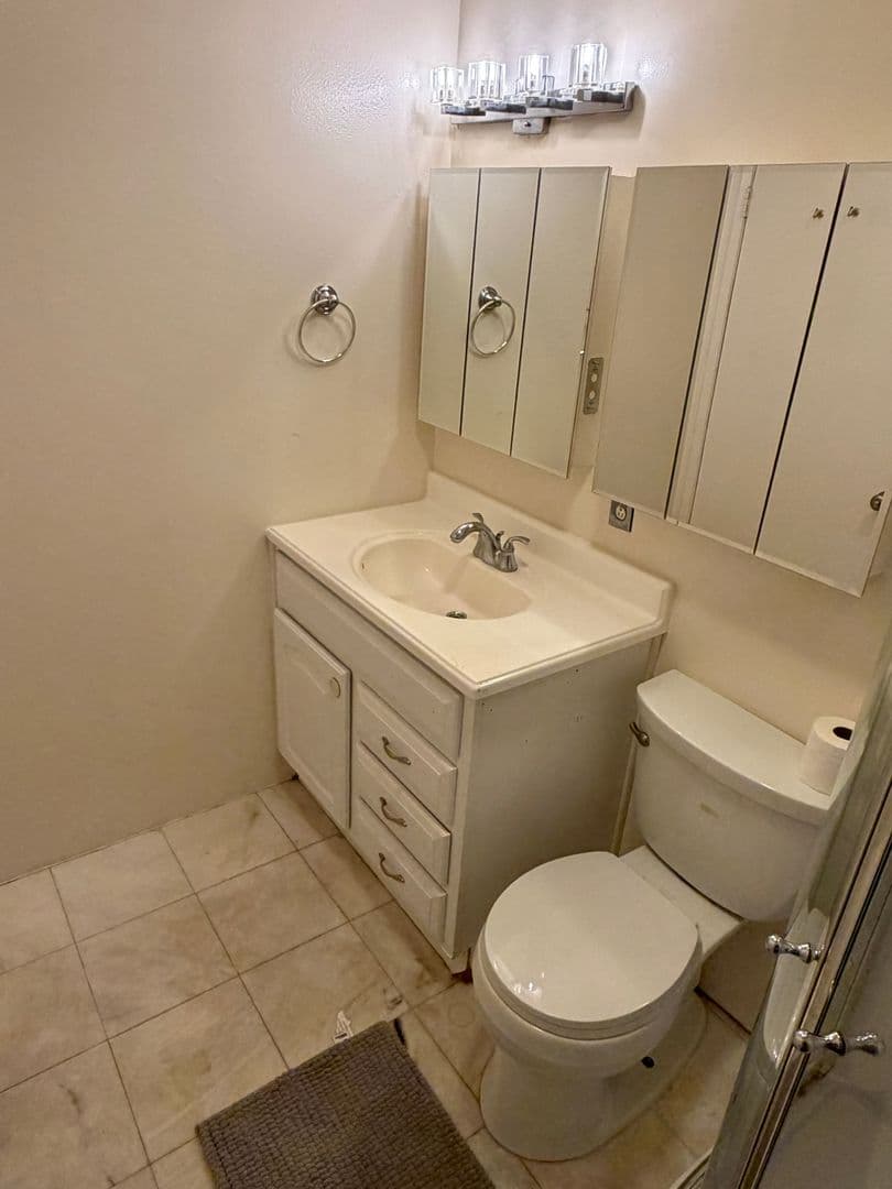 Huntington Beach Townhome: 8122 Deerfield Dr