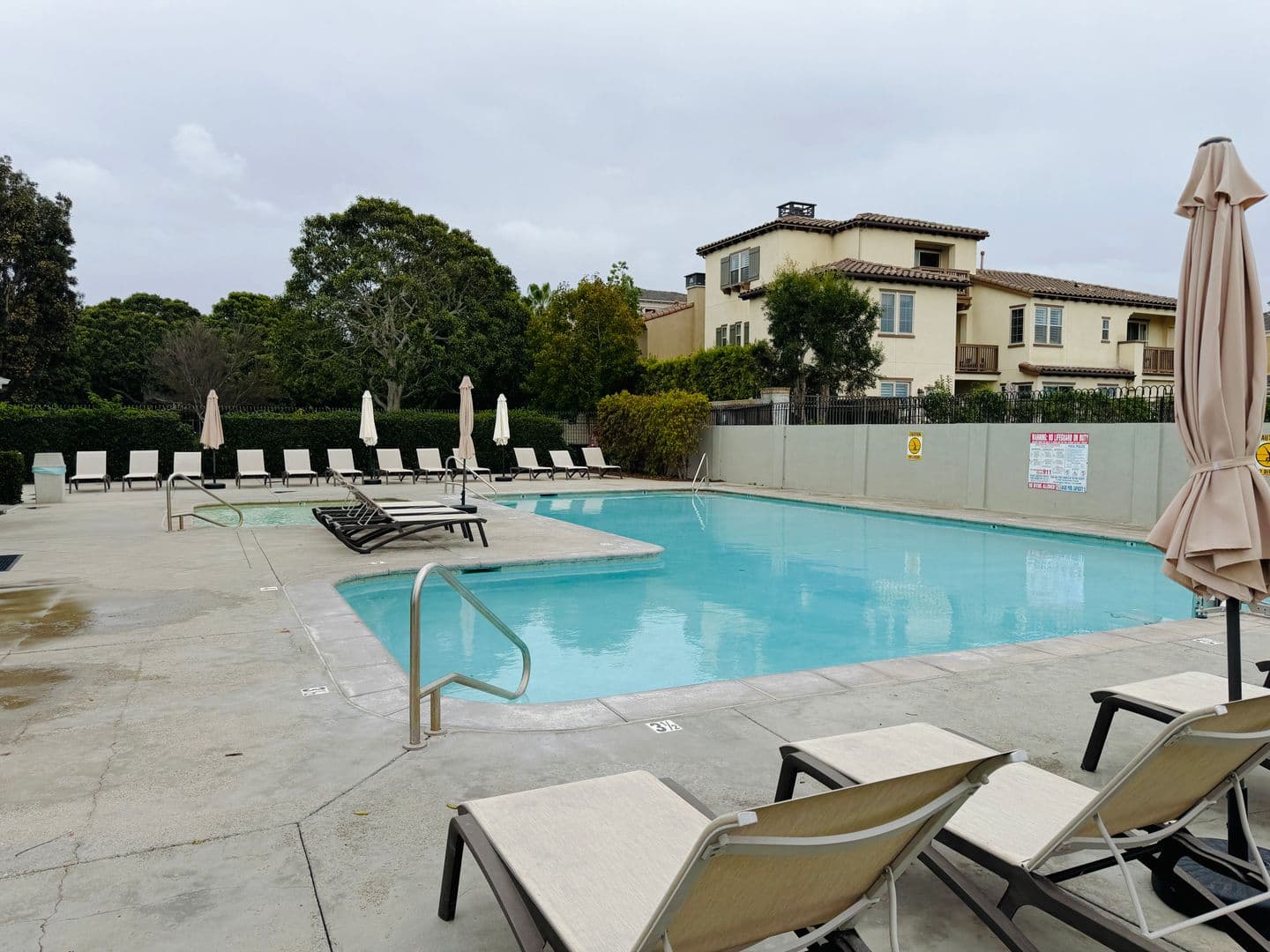 Huntington Beach Townhome: 8122 Deerfield Dr