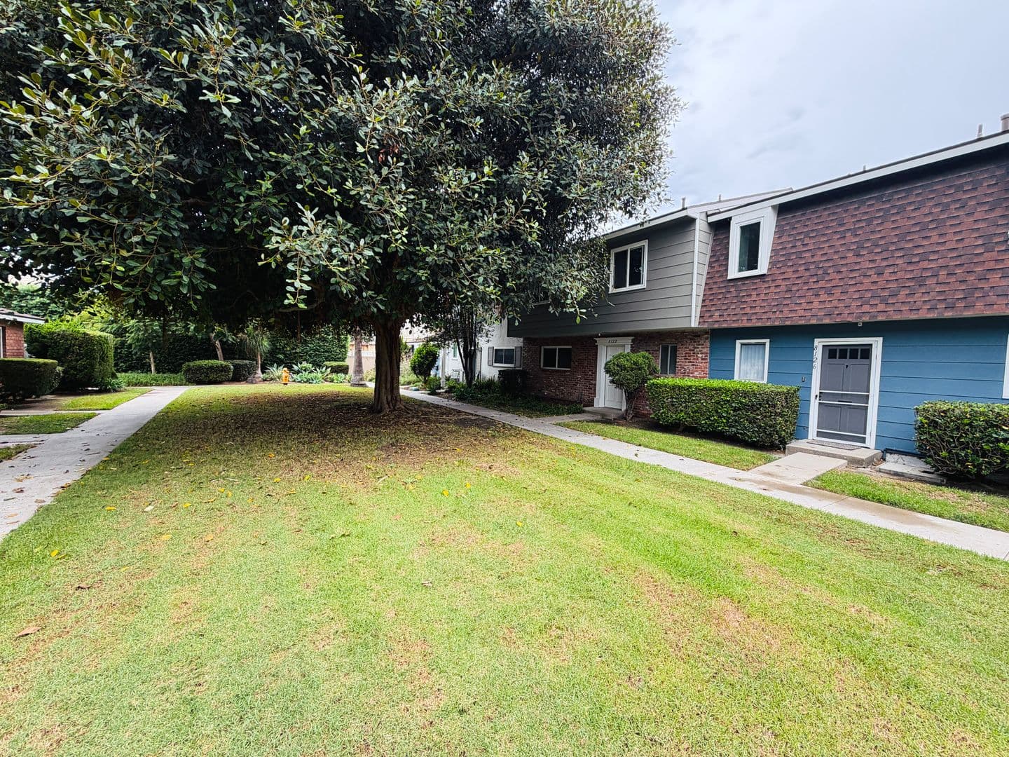 Huntington Beach Townhome: 8122 Deerfield Dr