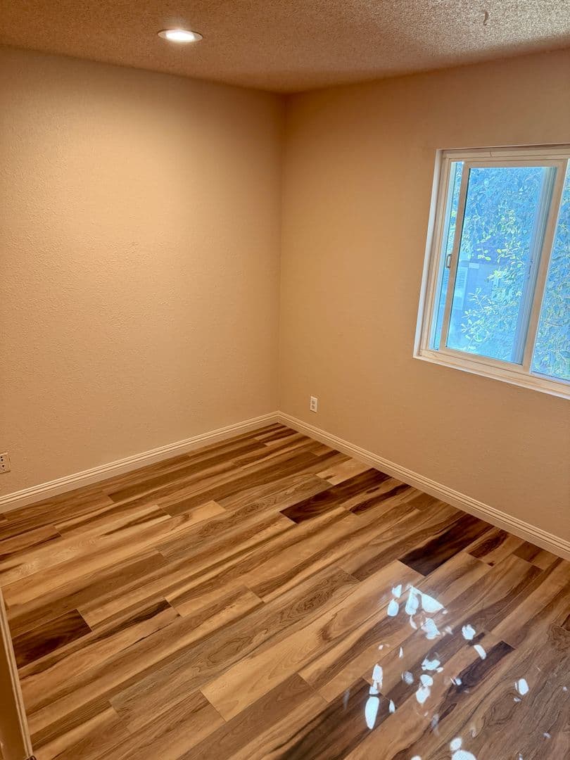 Huntington Beach Townhome: 8122 Deerfield Dr