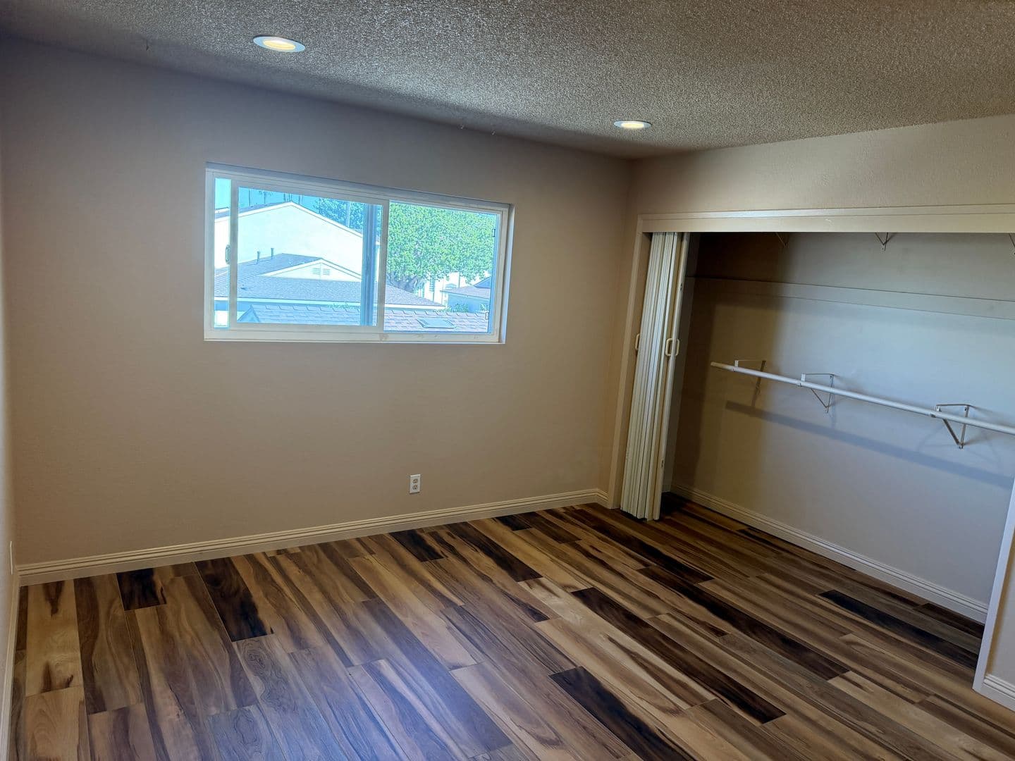 Huntington Beach Townhome: 8122 Deerfield Dr