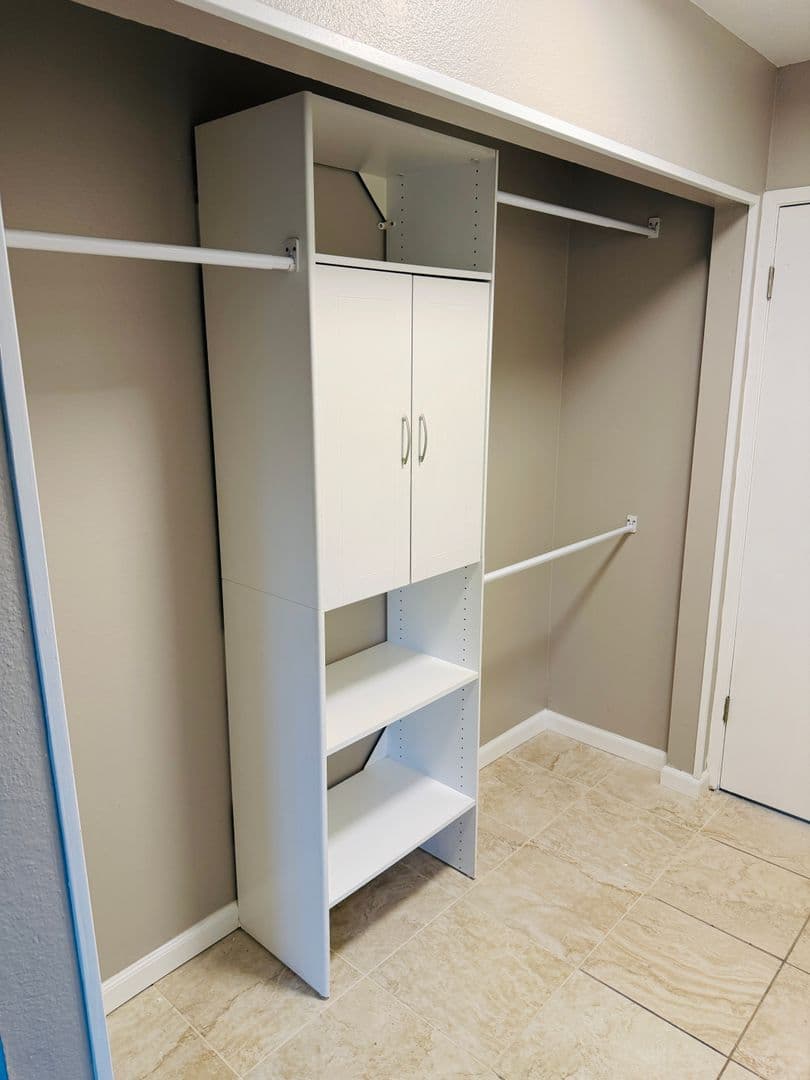Orange Condo: 700 W La Veta Ave #P3