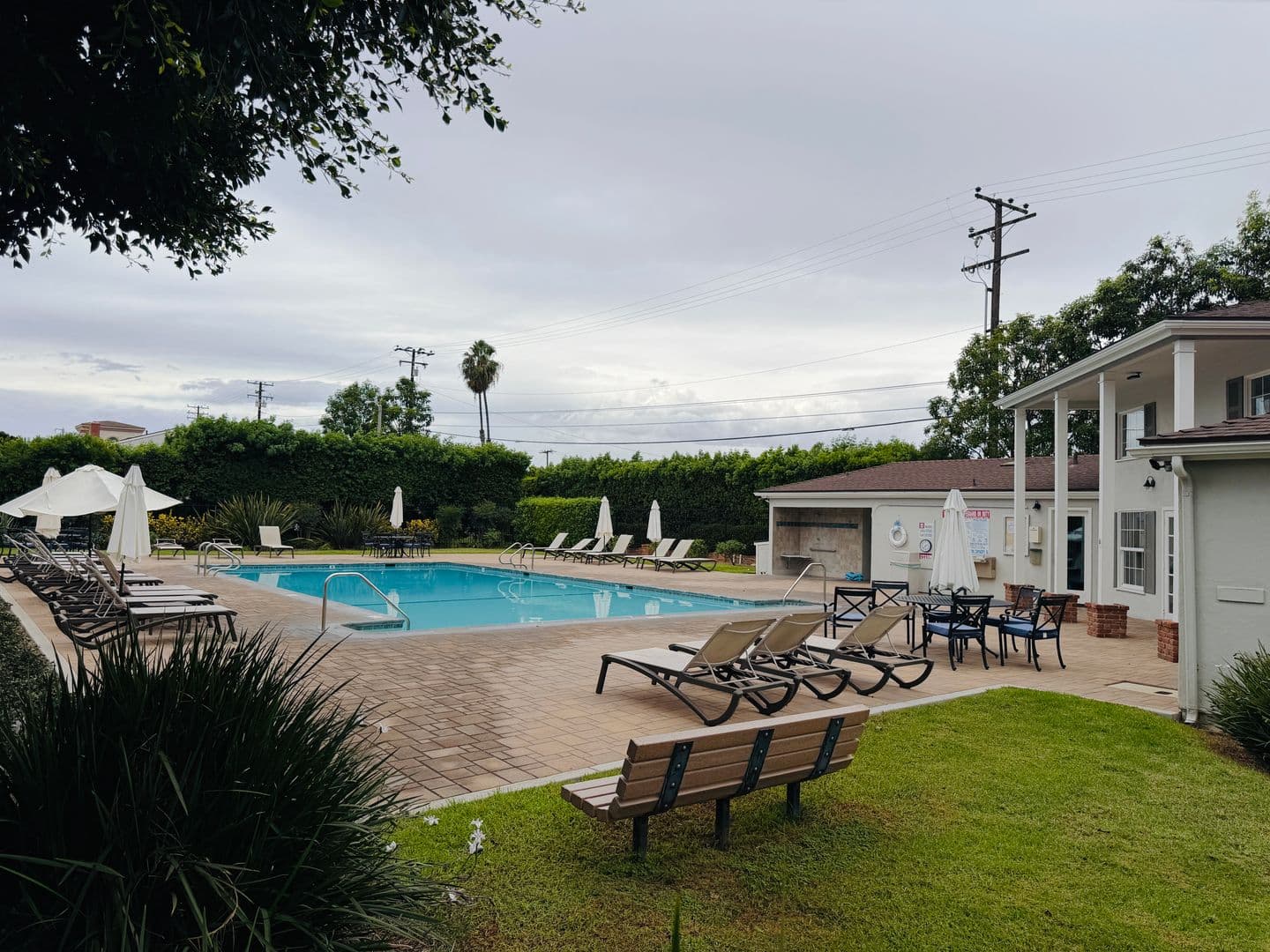 Huntington Beach Townhome: 8122 Deerfield Dr