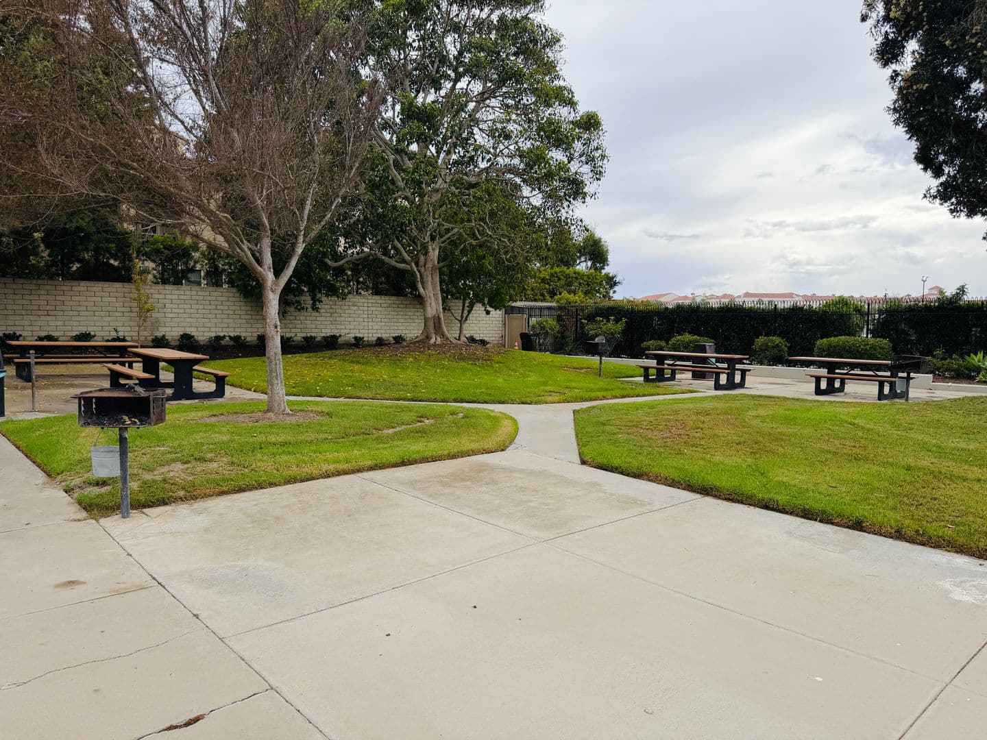 Huntington Beach Townhome: 8122 Deerfield Dr