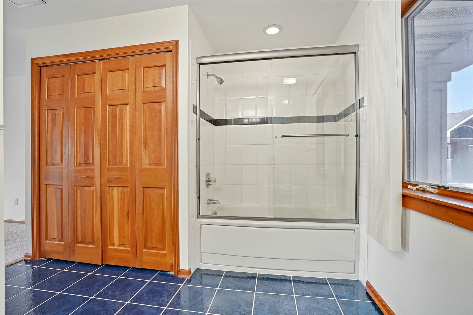 Coralville Apartment: 8 - 11 Redtail Court