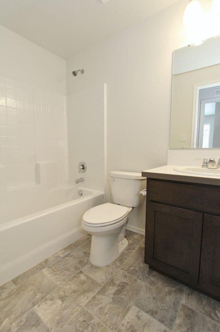 Nampa House: 1410 5th St N