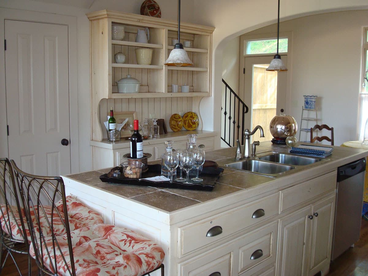 Fayetteville Apartment: N. Olive Avenue,