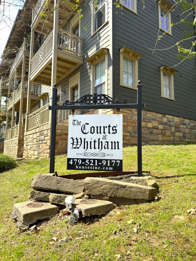 Fayetteville Apartment: 705 W Douglas