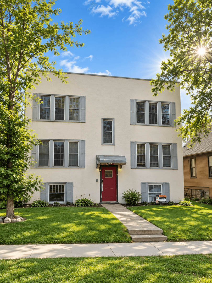 Saint Paul Apartment: 1530 Concordia Ave