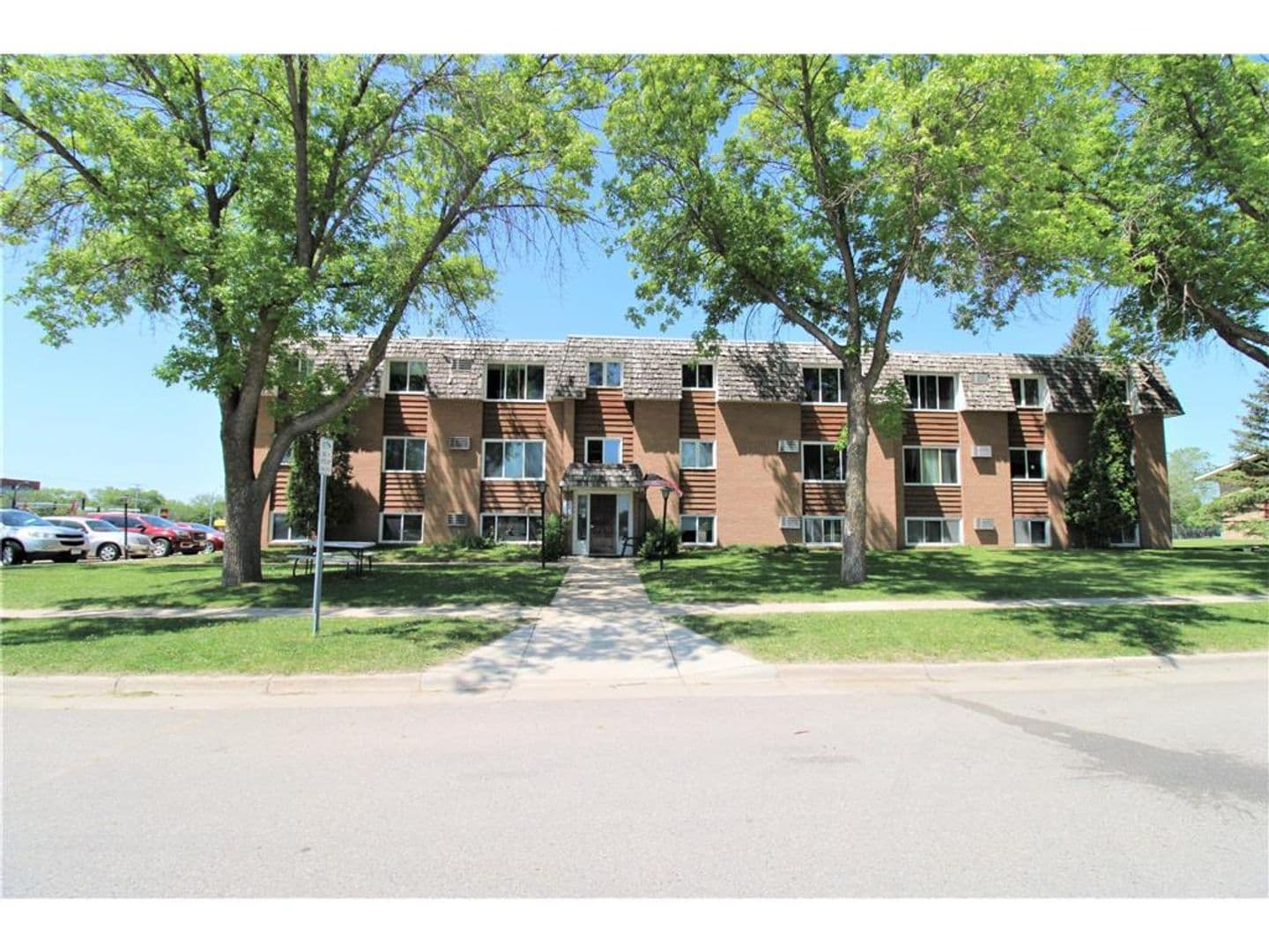 Willmar Apartment: 1116 2nd Street SE