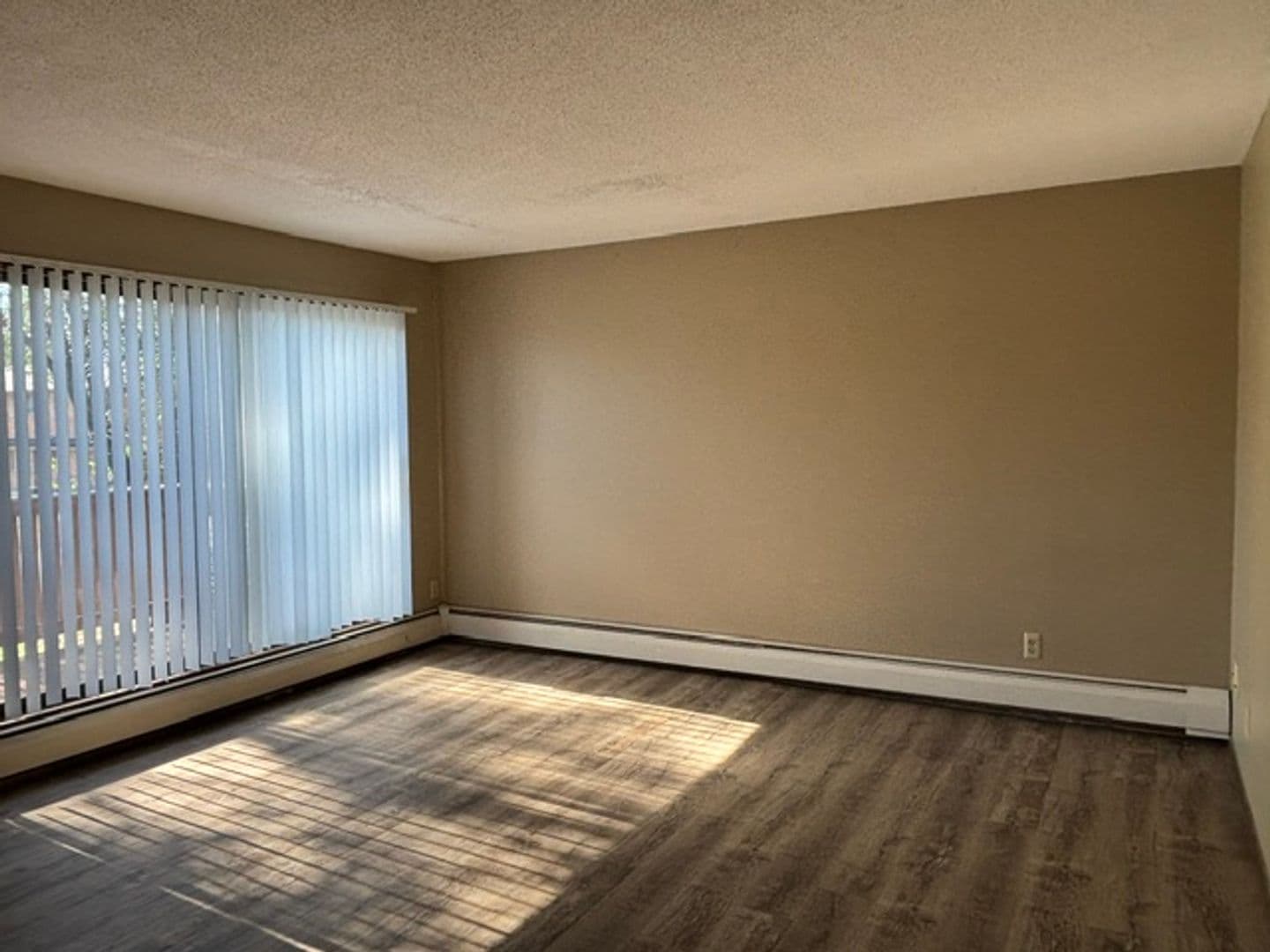 Bloomington Apartment: 2021 W 90th St