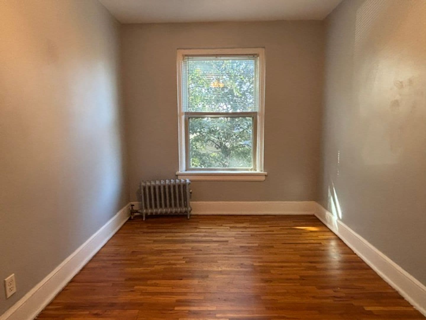 Saint Paul Apartment: 1967 Grand Ave