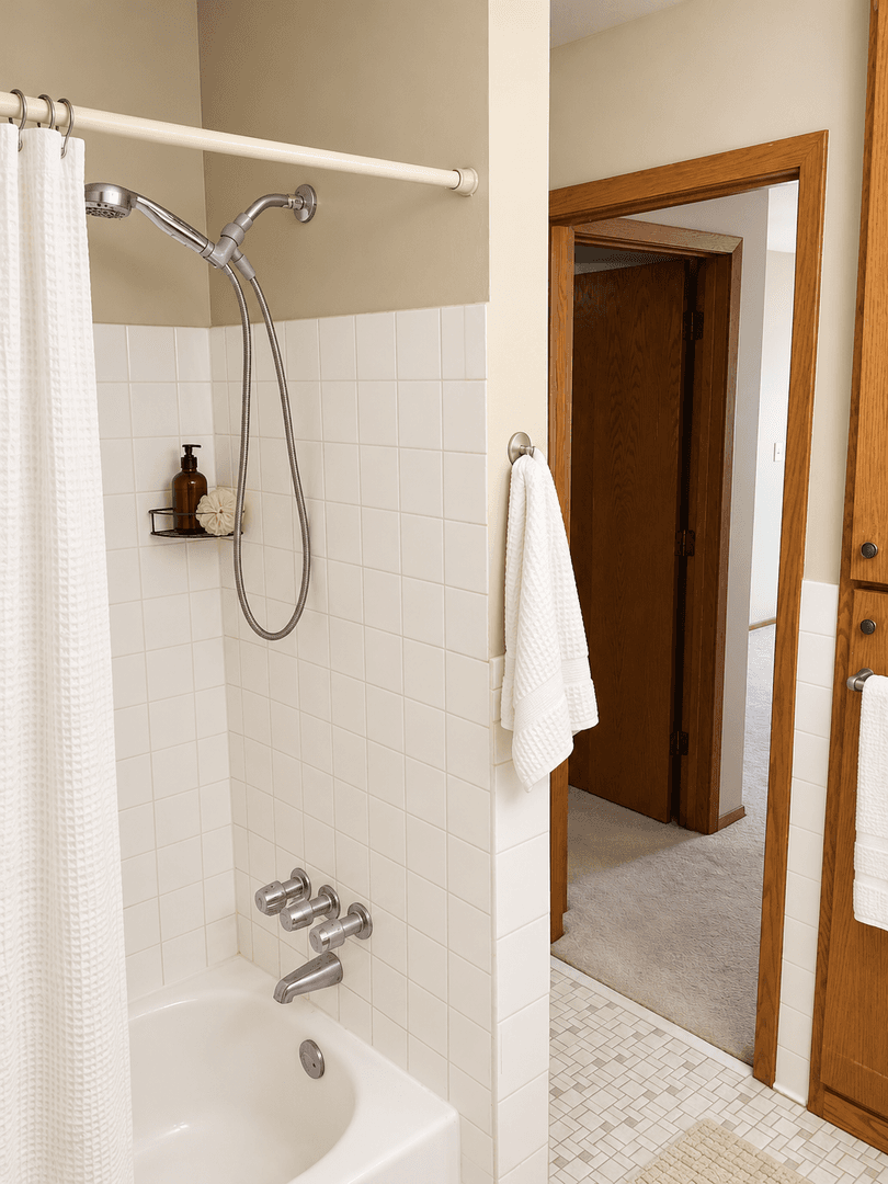 West Saint Paul Apartment: 330 West Annapolis St
