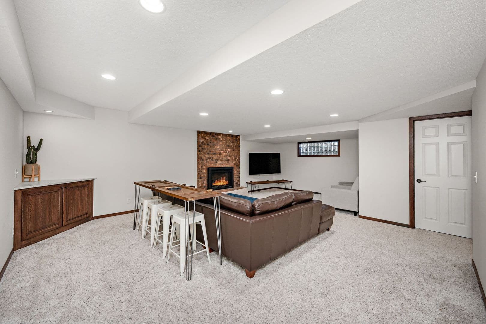 Lakeville House: 16425 Kingswood Ct