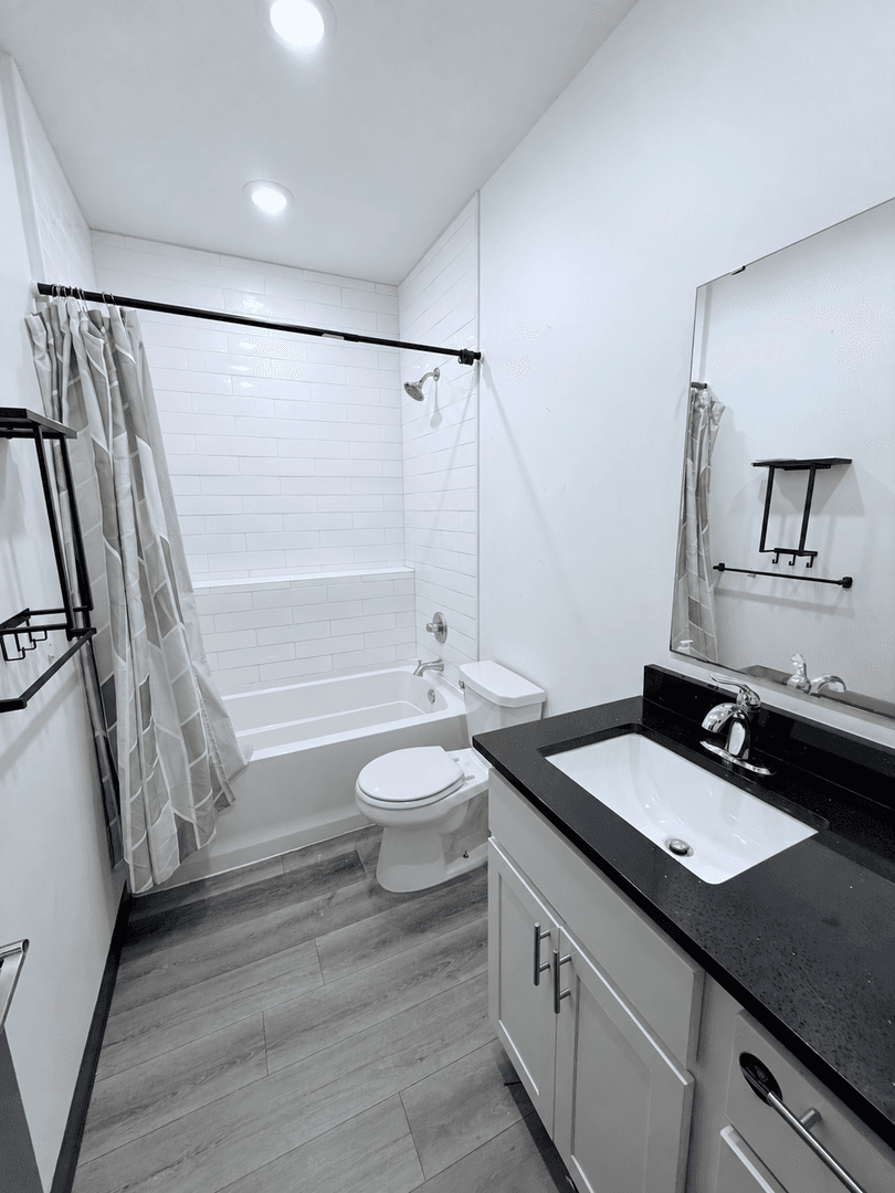 Saint Paul Apartment: 385 Clinton Ave