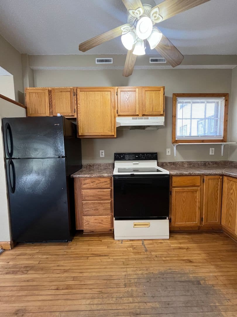 Mahtomedi Apartment: 1251 Mahtomedi Ave