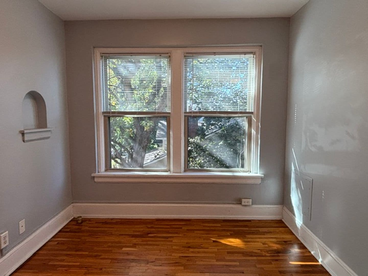 Saint Paul Apartment: 1967 Grand Ave