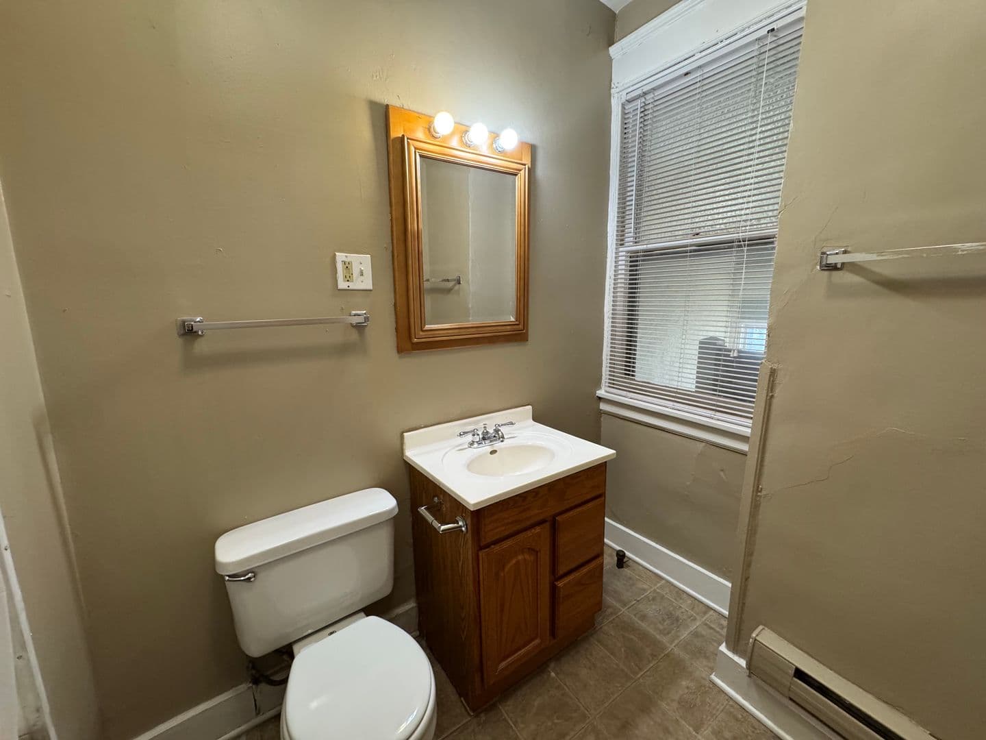 Saint Paul Apartment: 283-289 Bates Ave