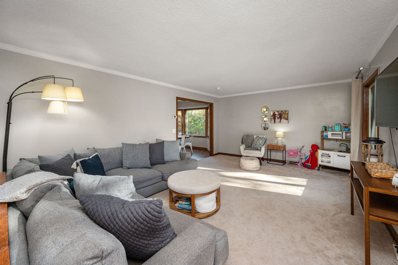 Lakeville House: 16425 Kingswood Ct
