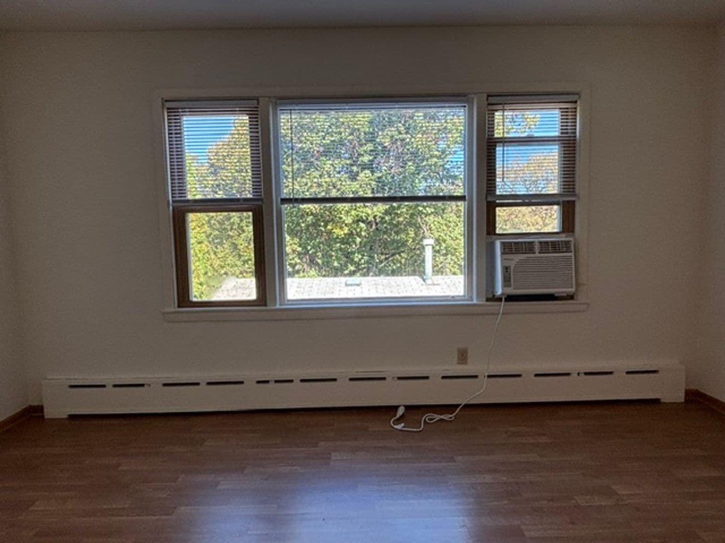 Minneapolis Apartment: 4351 Drew Ave South