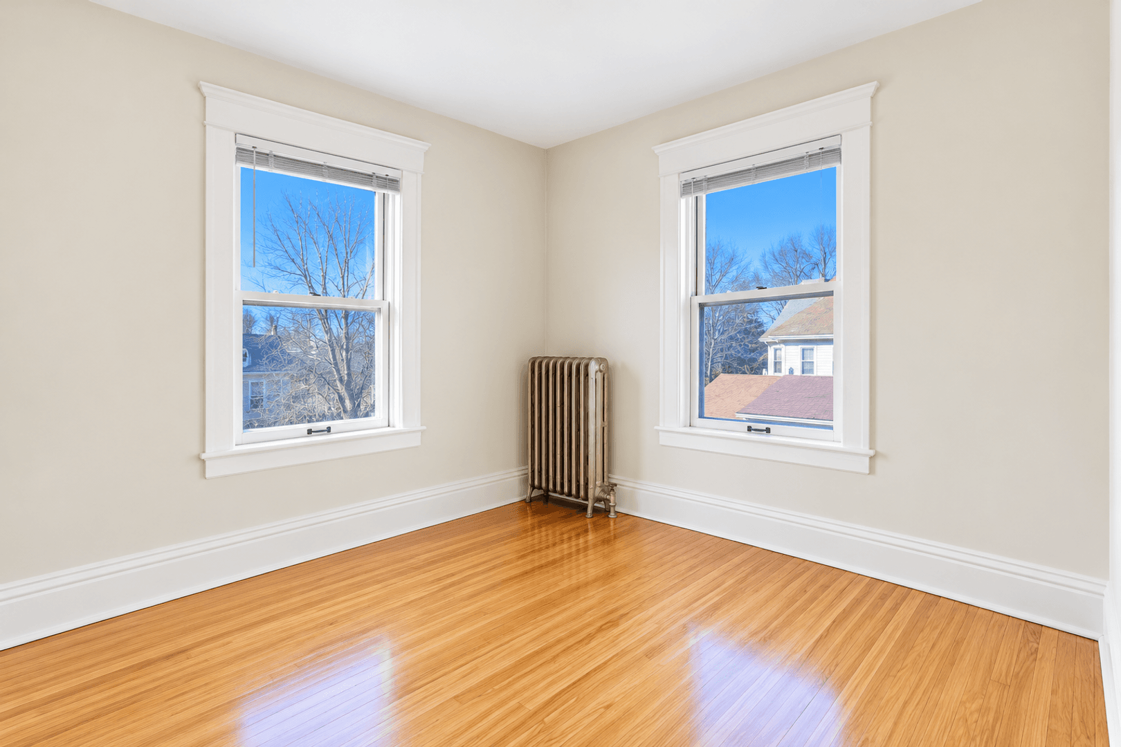 Saint Paul Apartment: 1607-1609 Van Buren Ave