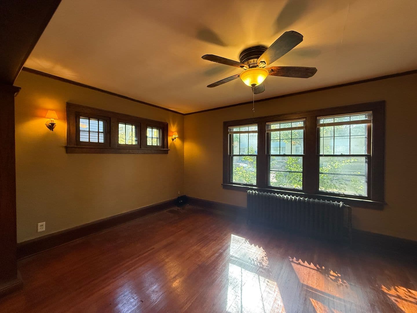 Saint Paul Apartment: 2033 Grand Ave