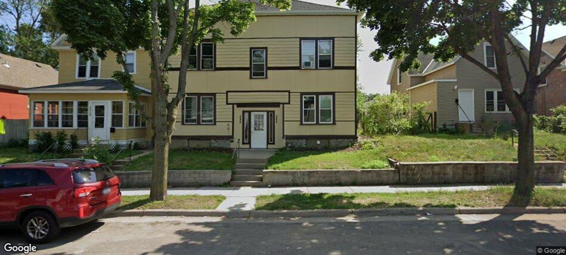 Saint Paul Apartment: 580 Thomas Ave W