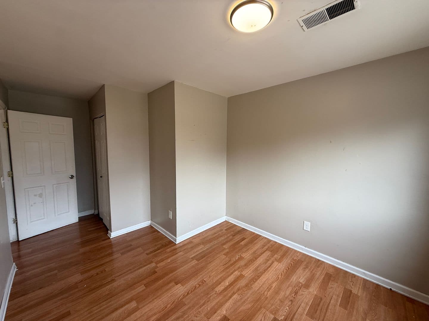 Saint Paul Apartment: 555-565 N Kent St