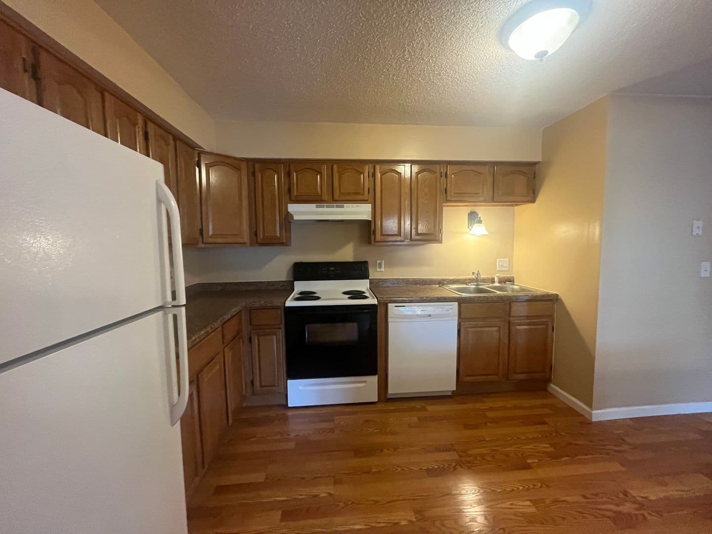 Eagan Apartment: 942 Wescott Trail