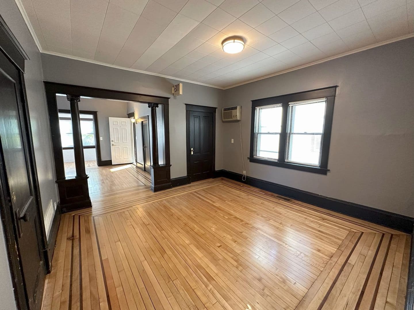 Minneapolis Apartment: 1081 13th Ave SE