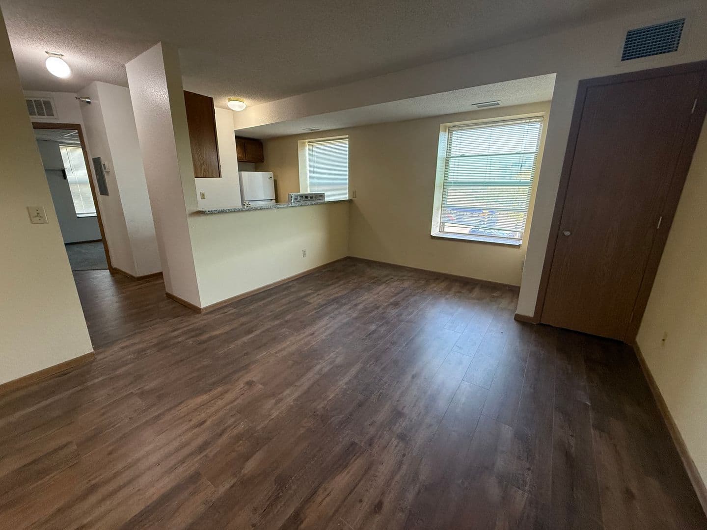 Saint Paul Apartment: 760 Mount Curve Blvd