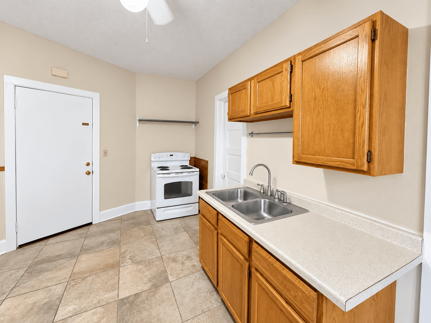 Saint Paul Apartment: 820 Como Ave