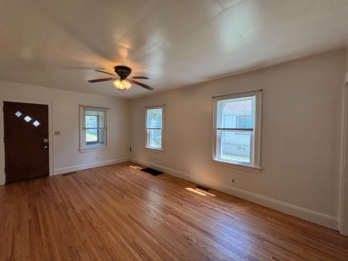 Saint Paul House: 988 Central Ave W