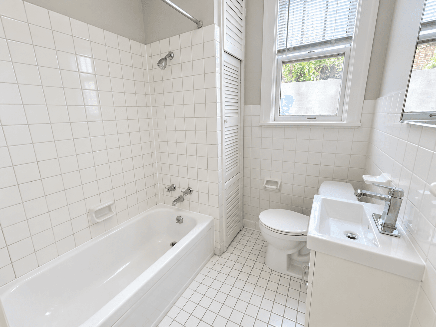 Saint Paul Apartment: 1022 Osceola Ave