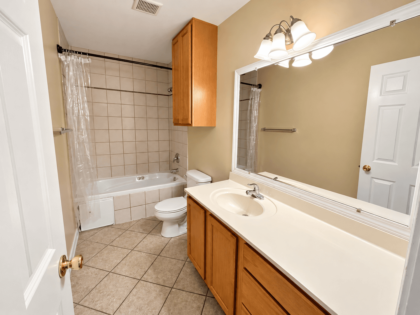 Eagan Apartment: 896 Wescott Square