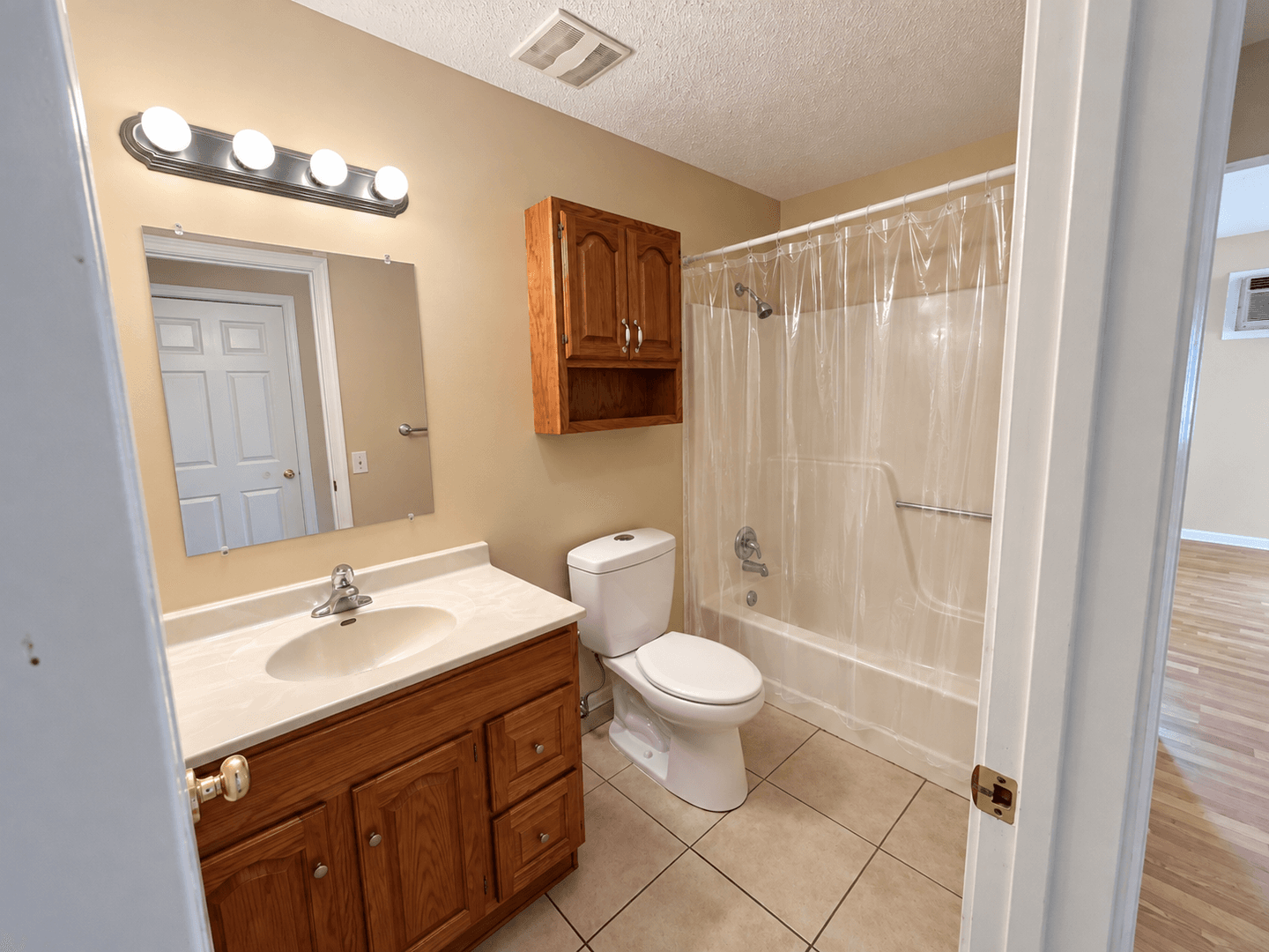 Eagan Apartment: 942 Wescott Trail