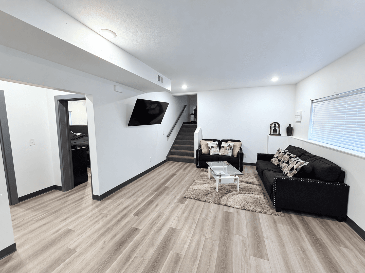 Saint Paul Apartment: 385 Clinton Ave