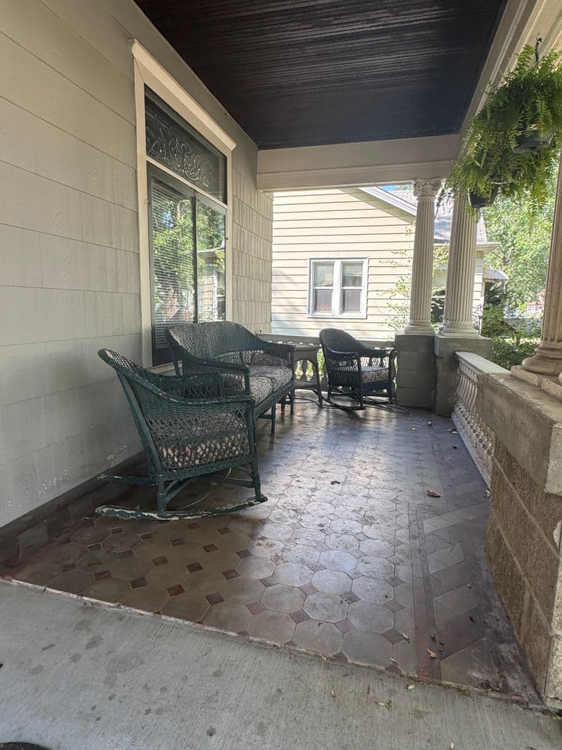 Minneapolis Apartment: 2526 Polk St NE