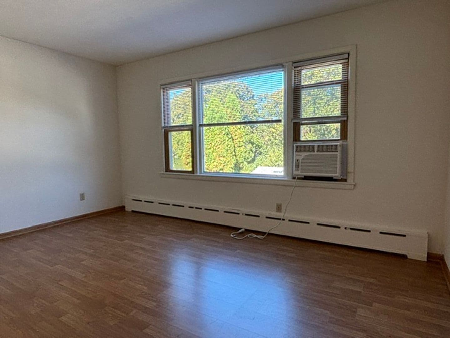 Minneapolis Apartment: 4351 Drew Ave South