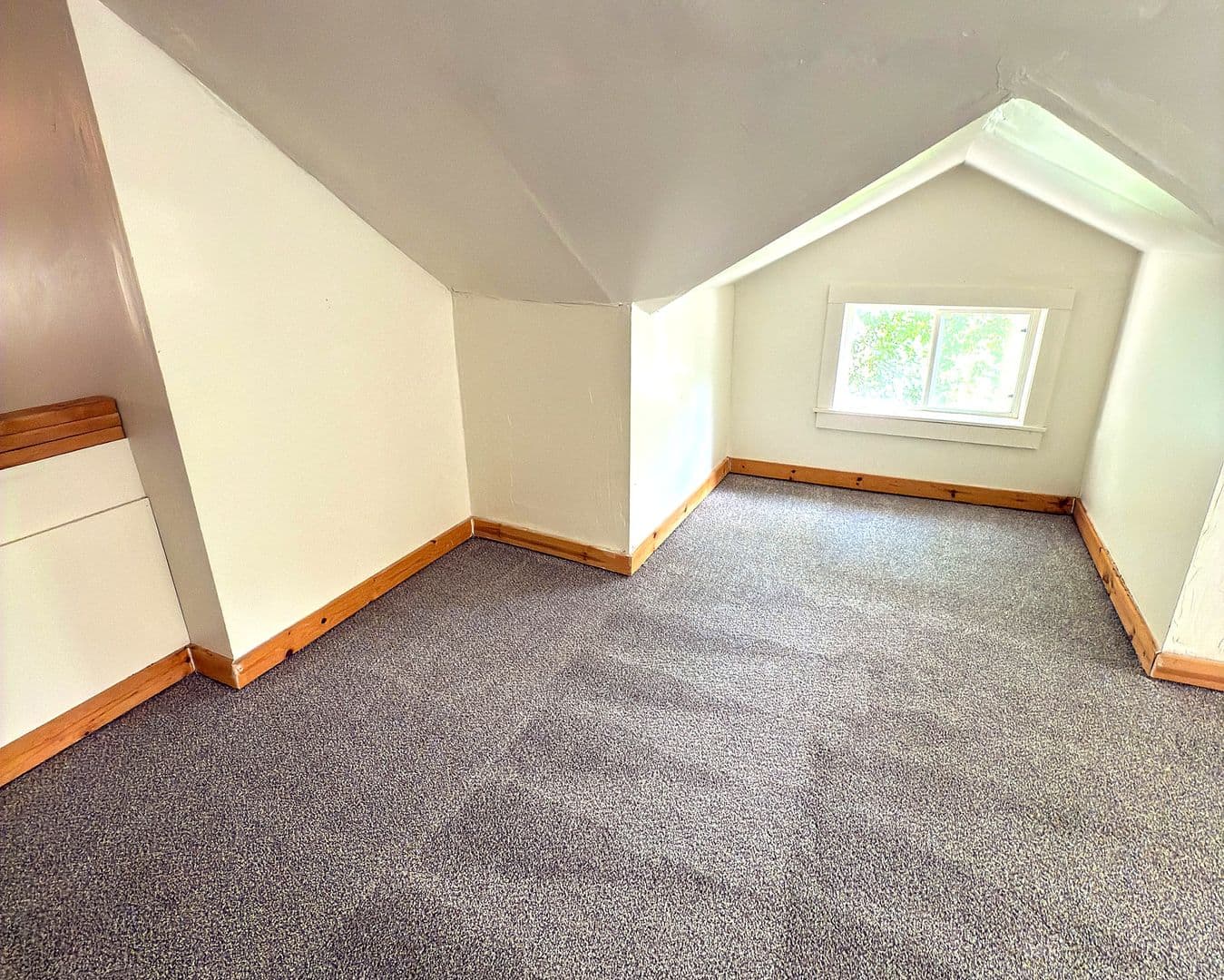 Minneapolis House: 2614 Dupont Avenue North