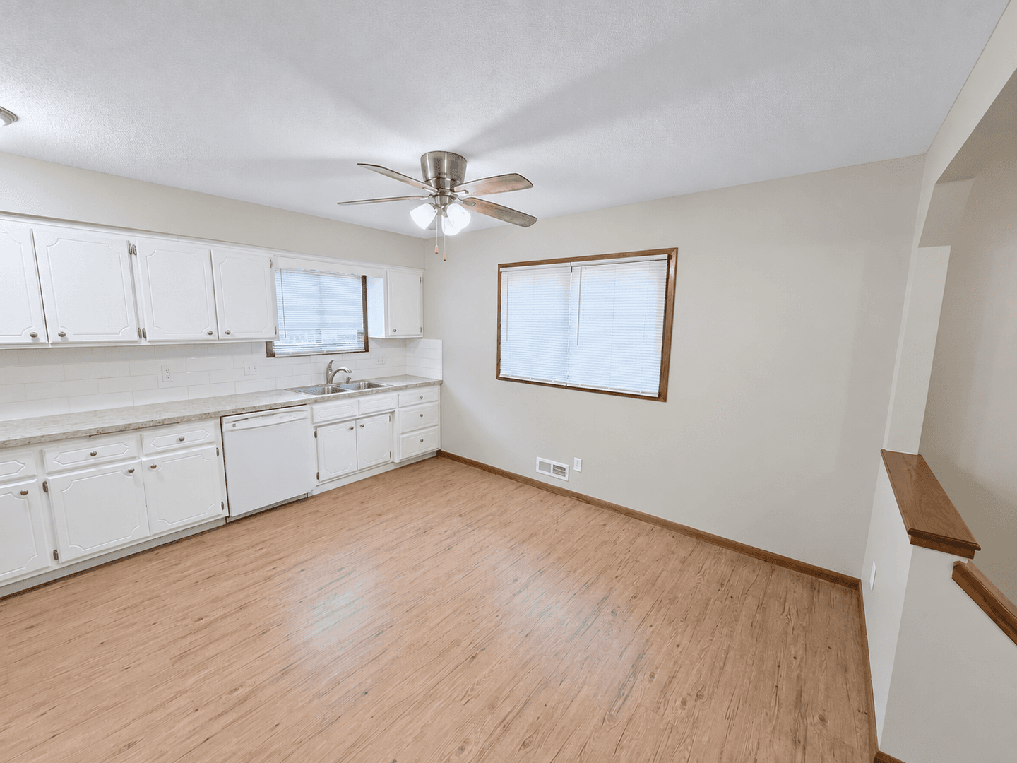 Circle Pines Apartment: 8820-8822 Griggs Ave