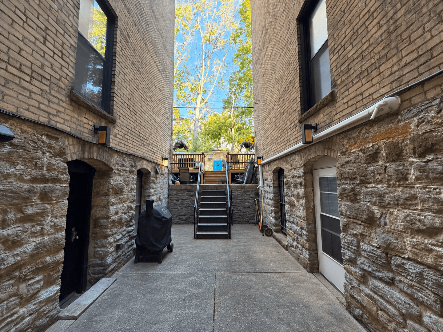Saint Paul Condo: 505 Selby Ave