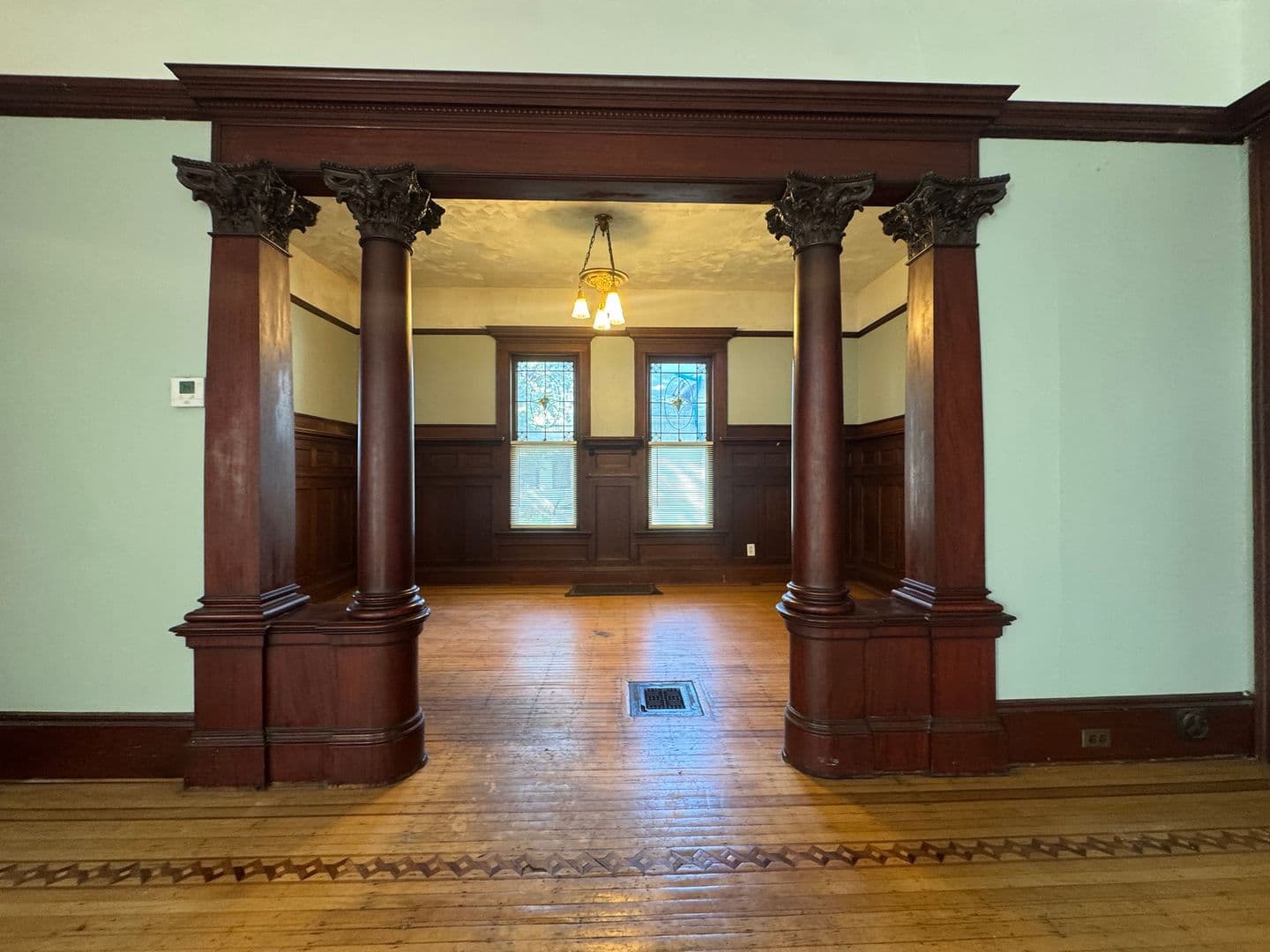 Minneapolis Apartment: 2526 Polk St NE